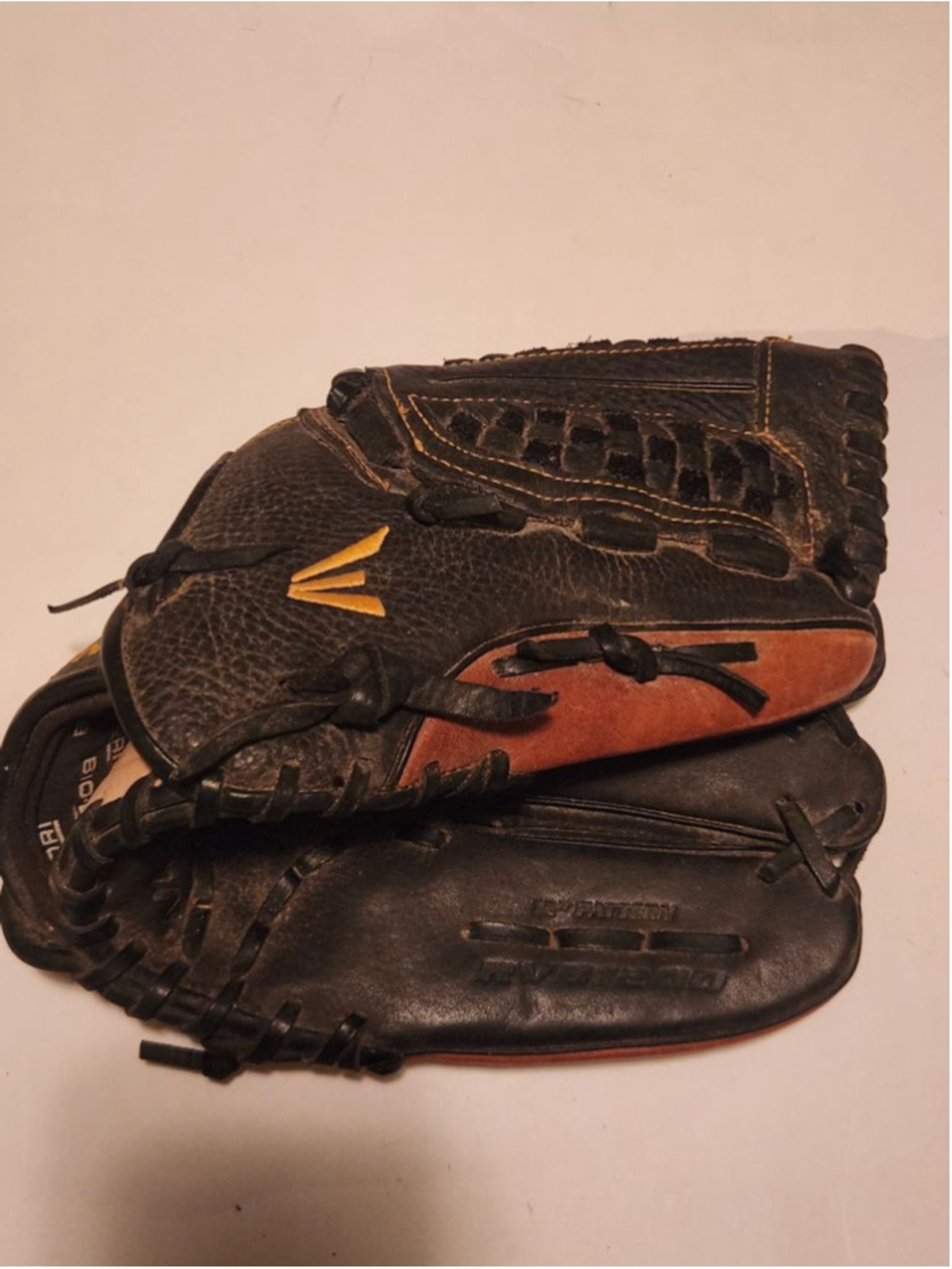 Easton Rival RVB1200 Baseball Glove 12" RHT Steer Hide Leather Infield/Pitcher - Picture 4 of 6